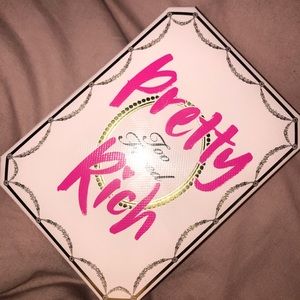 TOO FACED PRETTY RICH PALETTE